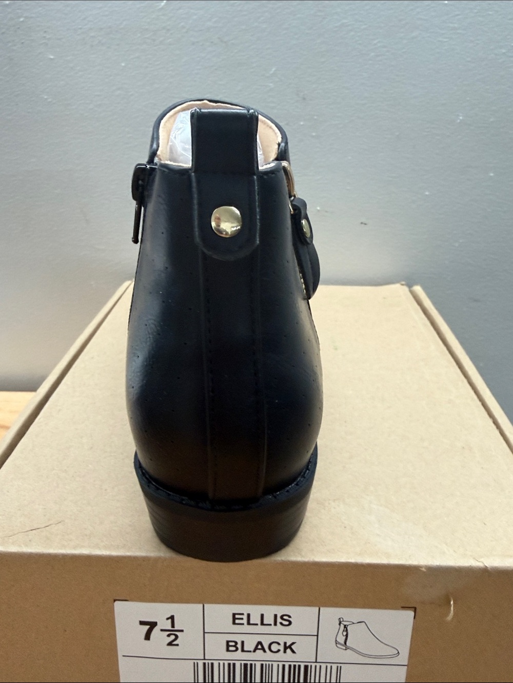 Journee Collection ELLIS Black Faux Leather Ankle Boot with Gold Zipper Size 7.5 - Picture 6 of 8